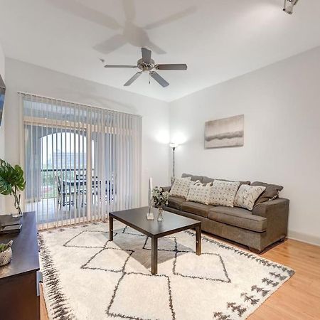 Appartement Chic 1Br Near Nrg With Pool Wifi Freeparking à Houston Extérieur photo